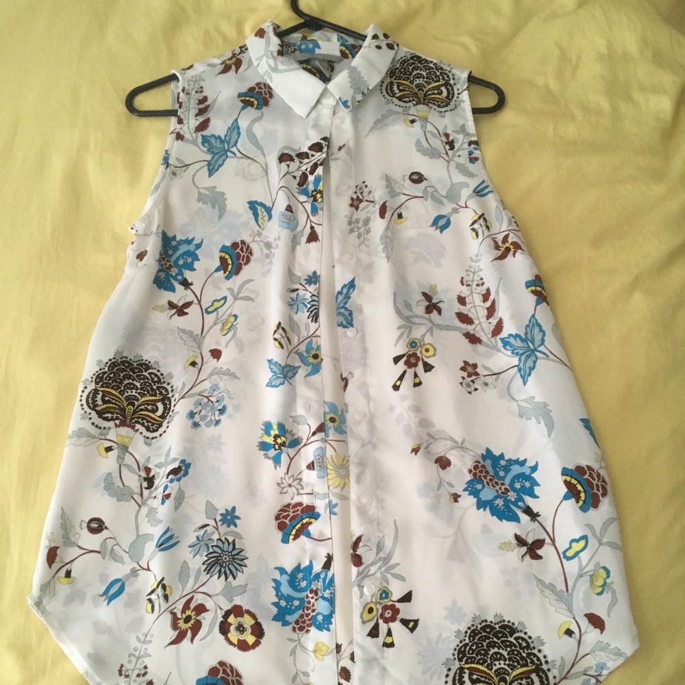 H&M Button-down sleeveless shirt
